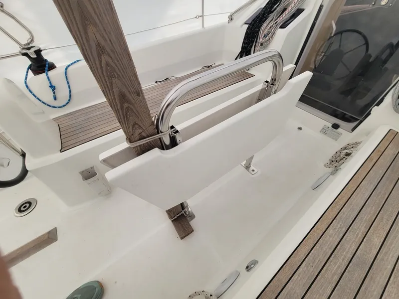 Slide: The Image of Beneteau 30.1 2020 - 13