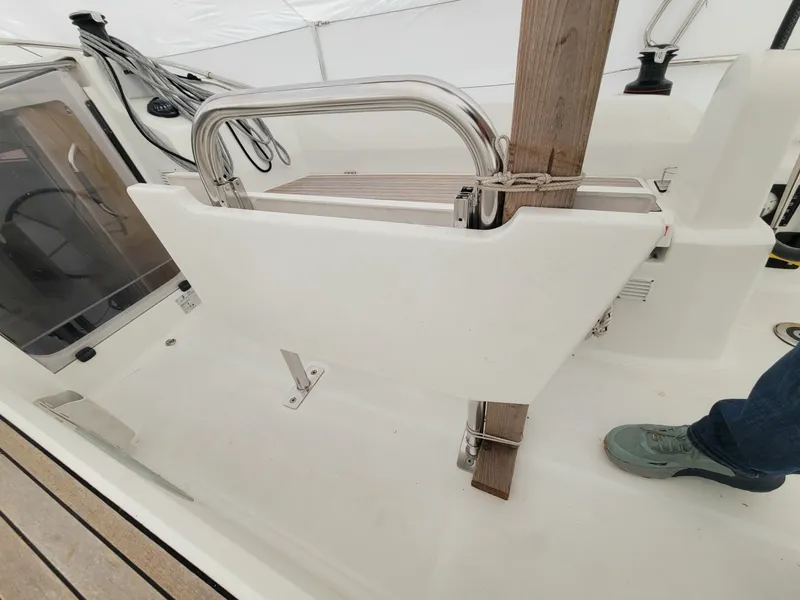 Slide: The Image of Beneteau 30.1 2020 - 16