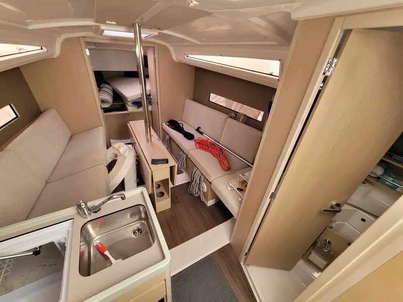 Slide: The Image of Beneteau 30.1 2020 - 29