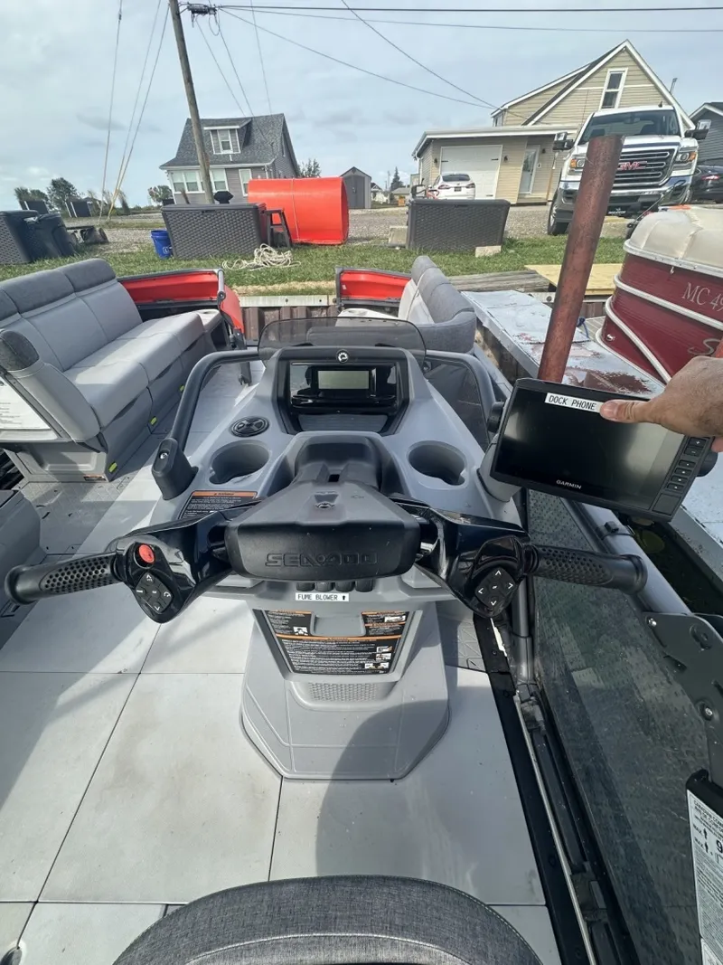 Slide: The Image of Sea-Doo Switch Cruise 21 2023 - 10
