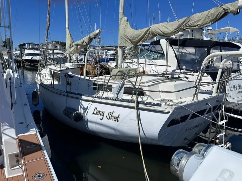 The Image of Islander Freeport 41 1978 - 0