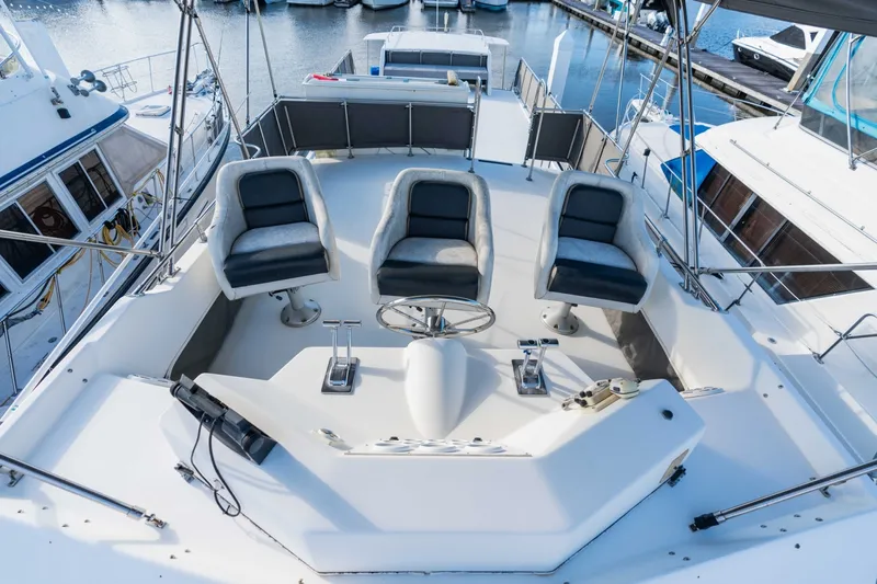 Slide: The Image of Harbor Master 520 Coastal 2001 - 10