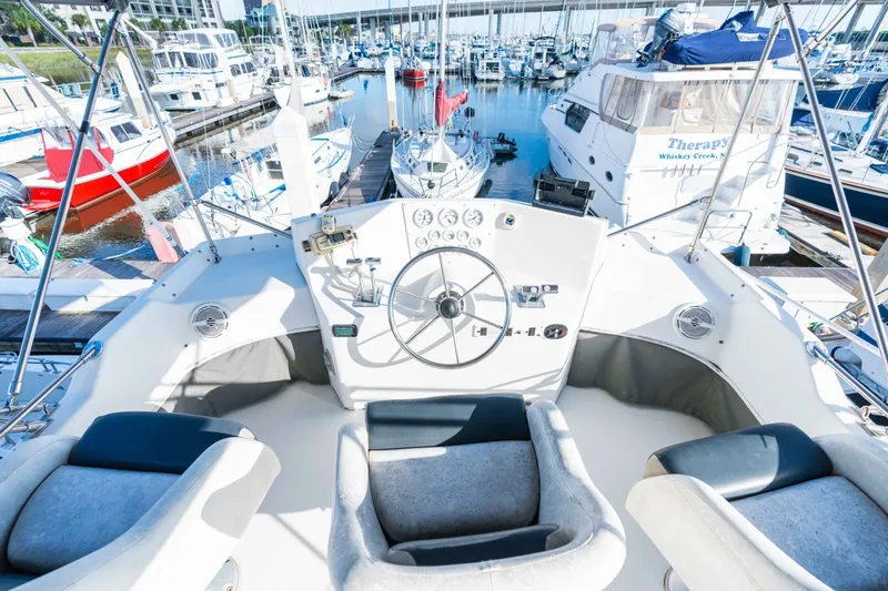 Slide: The Image of Harbor Master 520 Coastal 2001 - 13