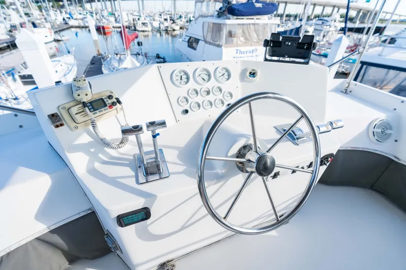 Slide: The Image of Harbor Master 520 Coastal 2001 - 14