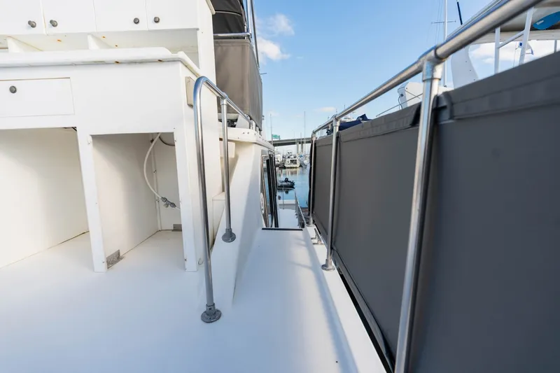 Slide: The Image of Harbor Master 520 Coastal 2001 - 18