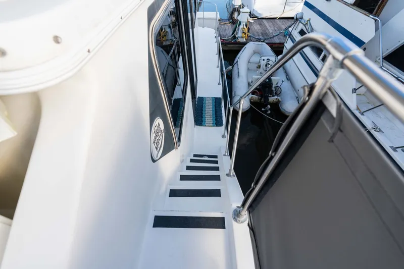Slide: The Image of Harbor Master 520 Coastal 2001 - 20