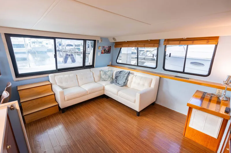 Slide: The Image of Harbor Master 520 Coastal 2001 - 24