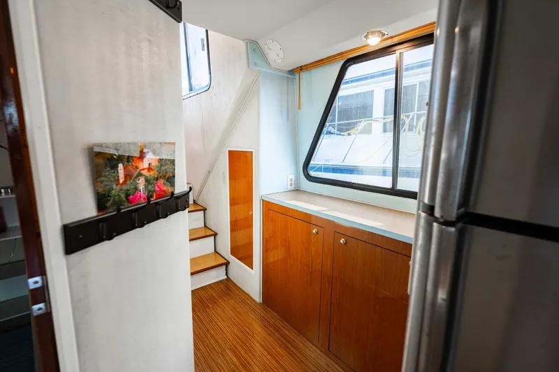 Slide: The Image of Harbor Master 520 Coastal 2001 - 29