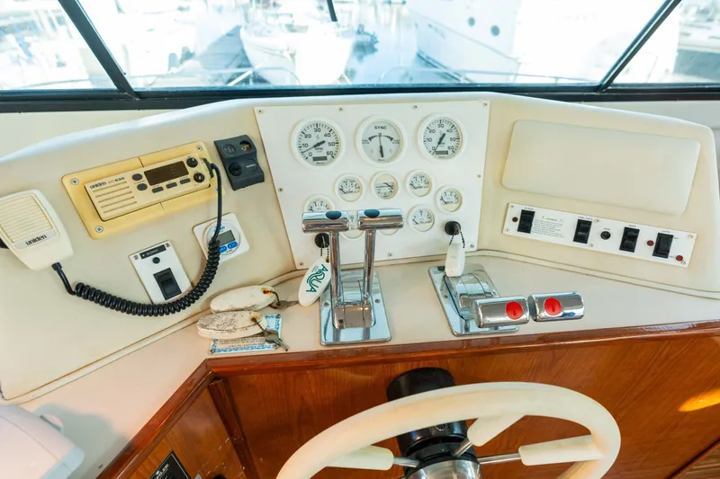 Slide: The Image of Harbor Master 520 Coastal 2001 - 50