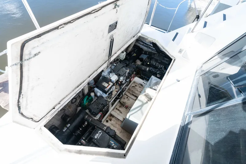 Slide: The Image of Harbor Master 520 Coastal 2001 - 51