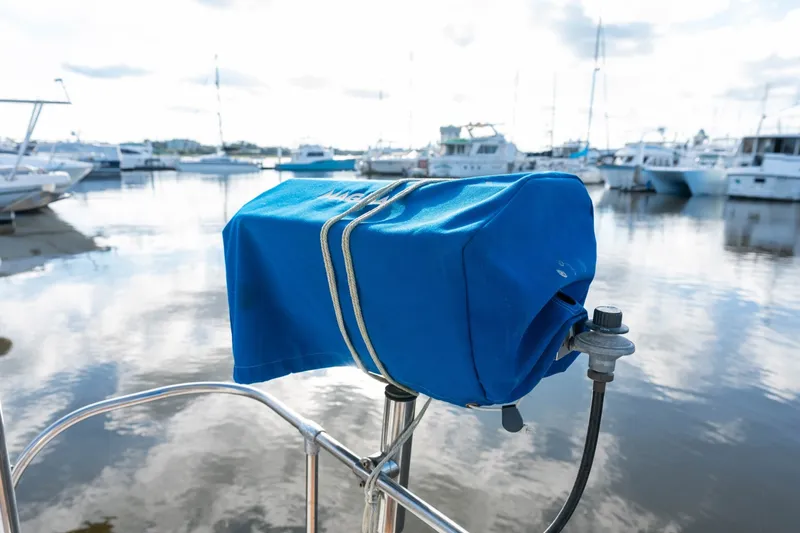 Slide: The Image of Harbor Master 520 Coastal 2001 - 57