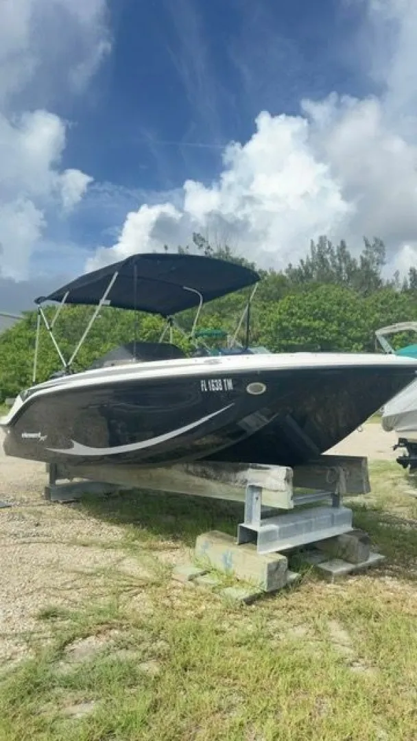 Slide: The Image of Bayliner 2023 - 14