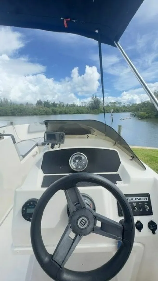 Slide: The Image of Bayliner 2023 - 19
