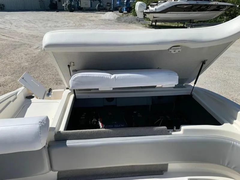 Slide: The Image of Bayliner 2008 - 10