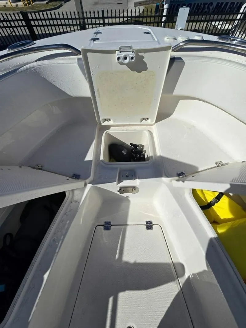 Slide: The Image of Robalo 2022 - 10