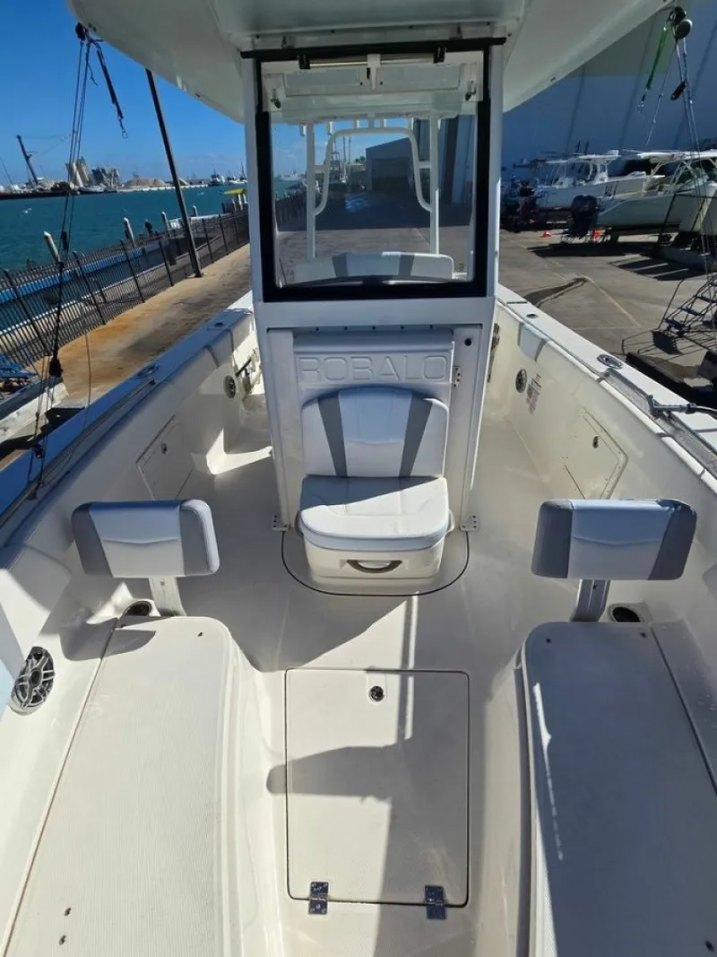 Slide: The Image of Robalo 2022 - 12
