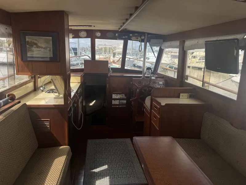 Slide: The Image of Grand Banks 32 Sedan 1978 - 21