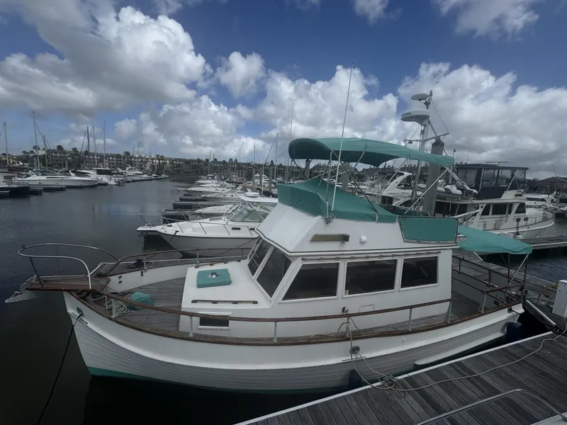 Slide: The Image of Grand Banks 32 Sedan 1978 - 6
