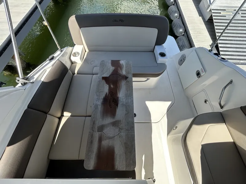 Slide: The Image of Sea Ray 2014 - 41