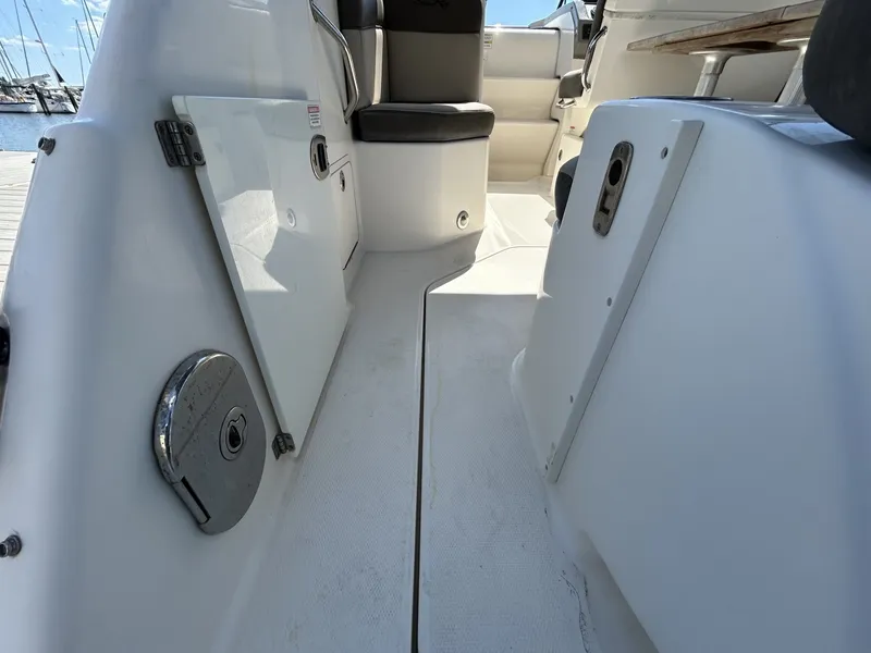 Slide: The Image of Sea Ray 2014 - 52