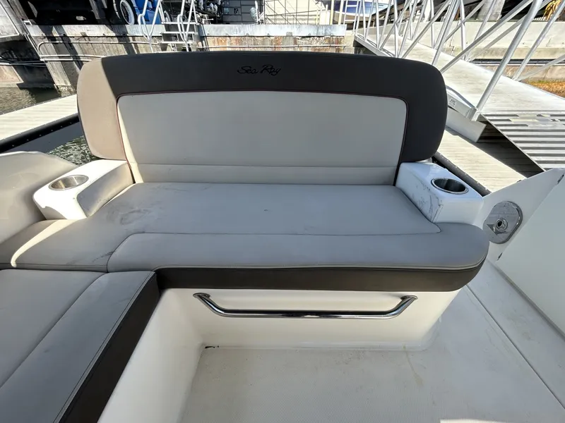 Slide: The Image of Sea Ray 2014 - 53
