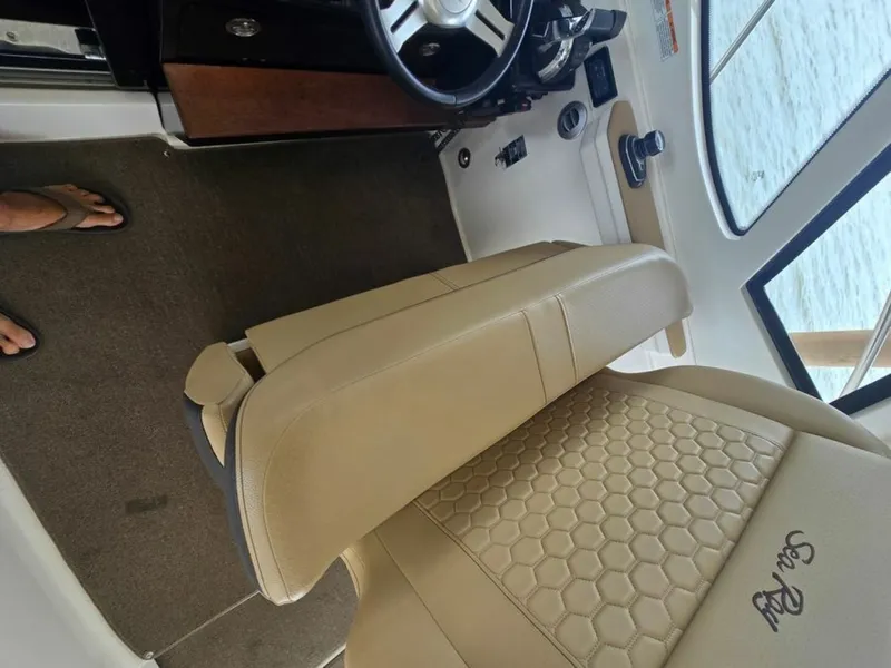 Slide: The Image of Sea Ray 2018 - 23