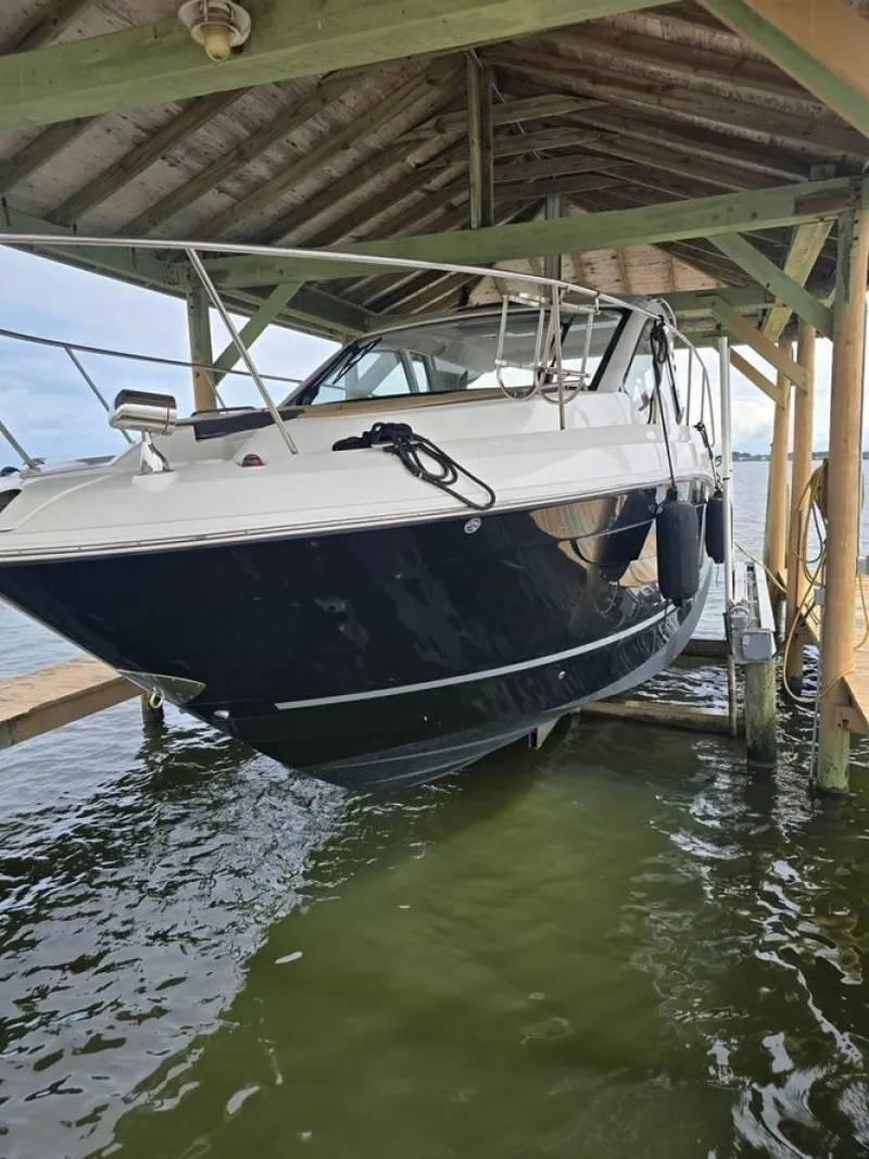Slide: The Image of Sea Ray 2018 - 32