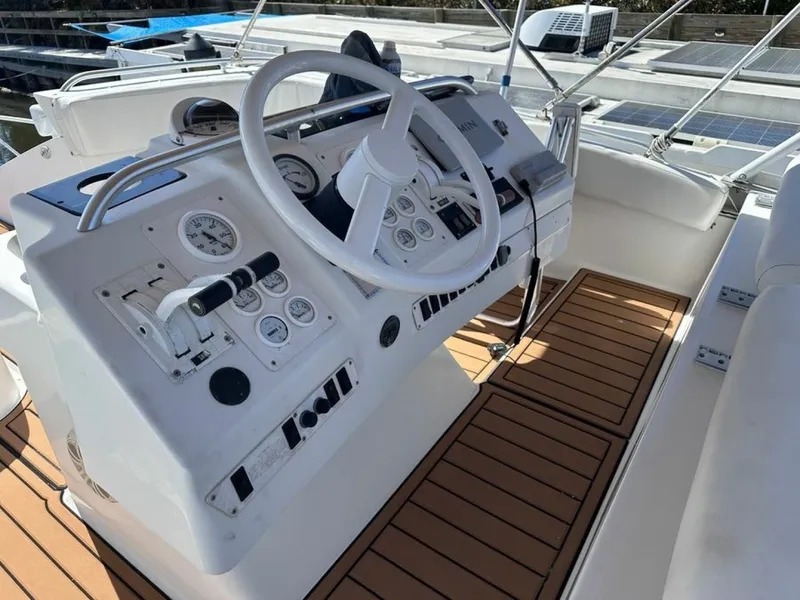 Slide: The Image of Mainship 1995 - 19