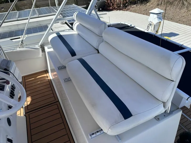 Slide: The Image of Mainship 1995 - 4