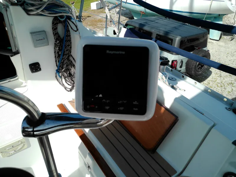 Slide: The Image of Beneteau 1993 - 21