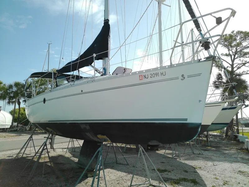 Slide: The Image of Beneteau 1993 - 43