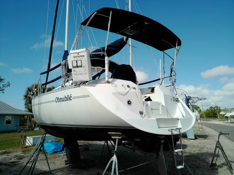 Slide: The Image of Beneteau 1993 - 44