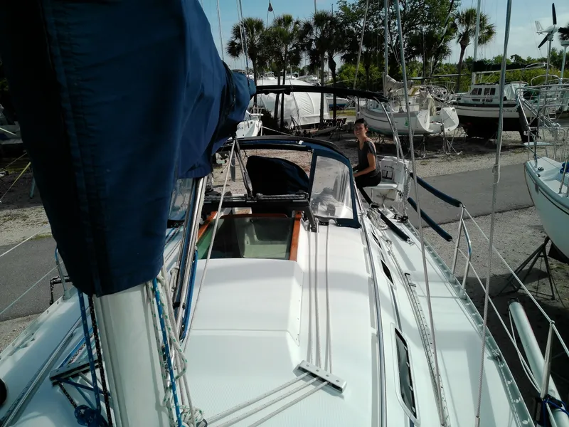 Slide: The Image of Beneteau 1993 - 48