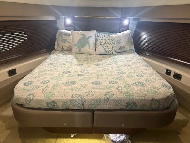 Slide: The Image of Sea Ray 460 FLY 2017 - 10