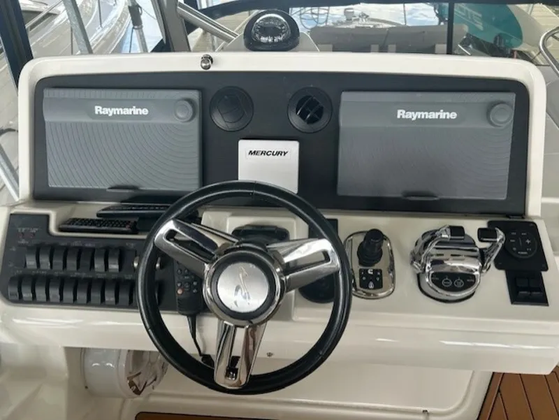 Slide: The Image of Sea Ray 460 FLY 2017 - 16