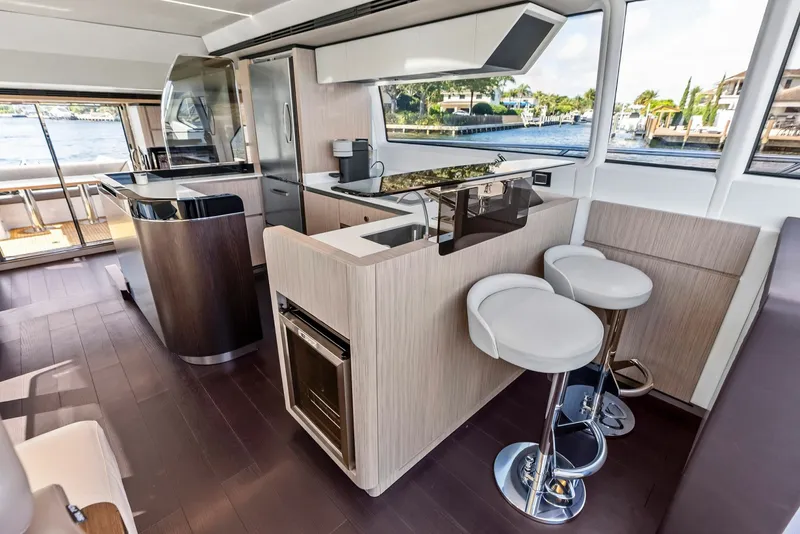 Slide: The Image of Azimut Flybridge 2020 - 29