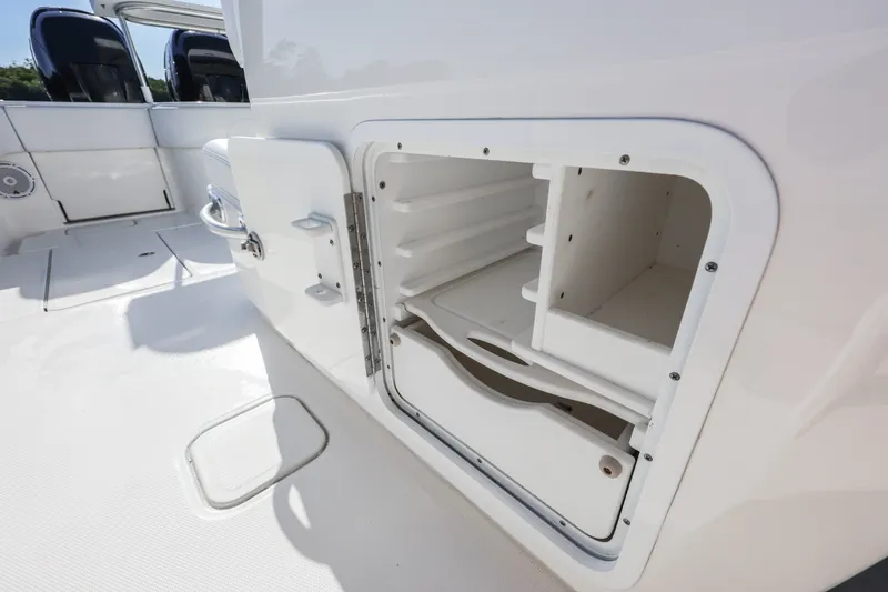 Slide: The Image of Invincible 39 Open Fisherman 2016 - 18