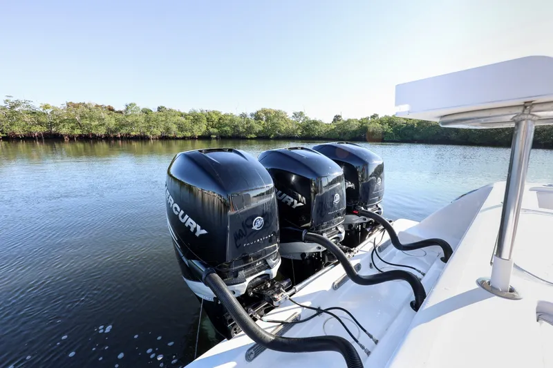 Slide: The Image of Invincible 39 Open Fisherman 2016 - 23
