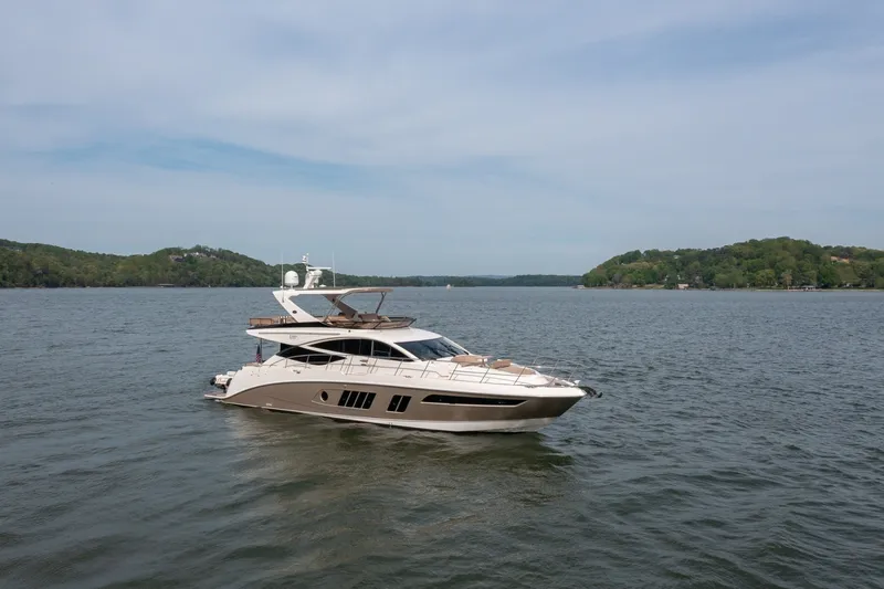 Slide: The Image of Sea Ray L650 FLY 2018 - 3