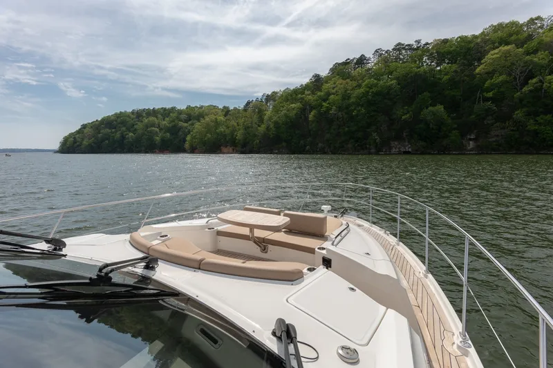 Slide: The Image of Sea Ray L650 FLY 2018 - 44