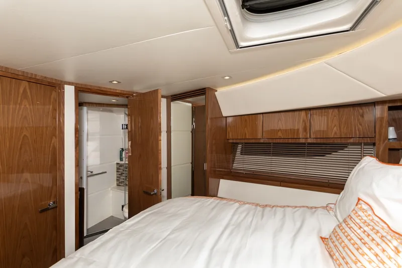 Slide: The Image of Sea Ray L650 FLY 2018 - 46