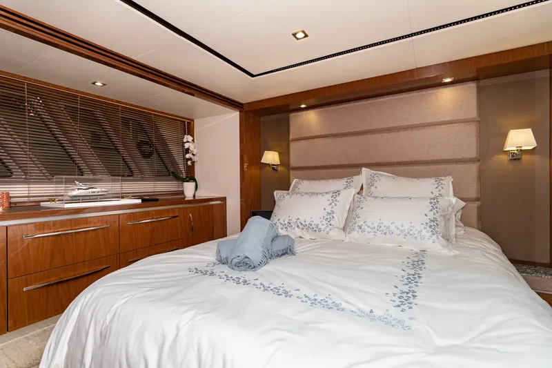 Slide: The Image of Sea Ray L650 FLY 2018 - 52