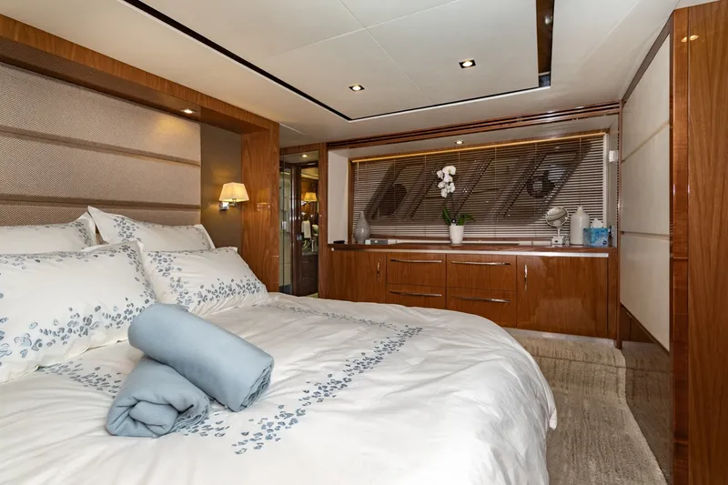 Slide: The Image of Sea Ray L650 FLY 2018 - 54