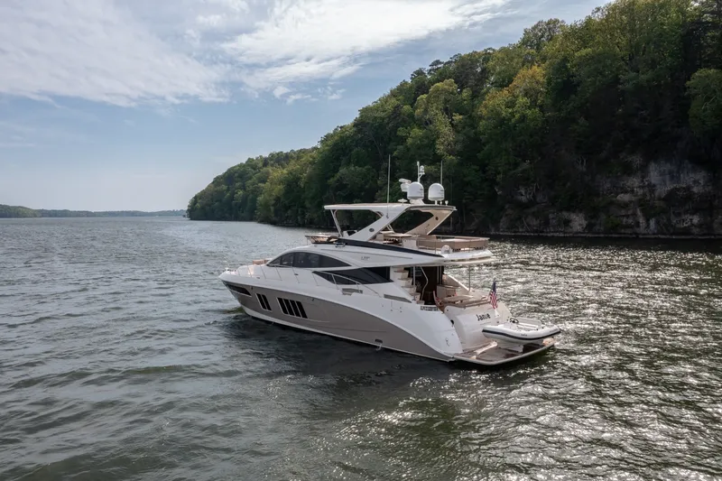 Slide: The Image of Sea Ray L650 FLY 2018 - 7