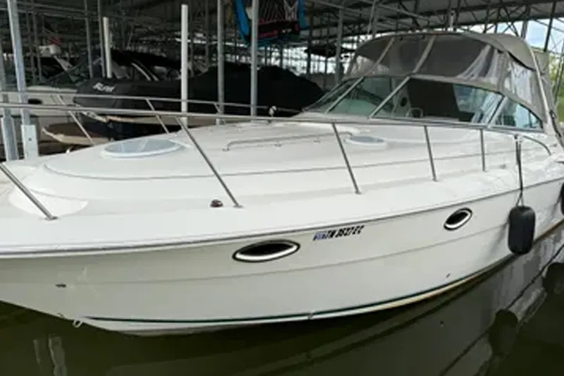 The Image of Monterey 322 Cruiser 2001 - 0