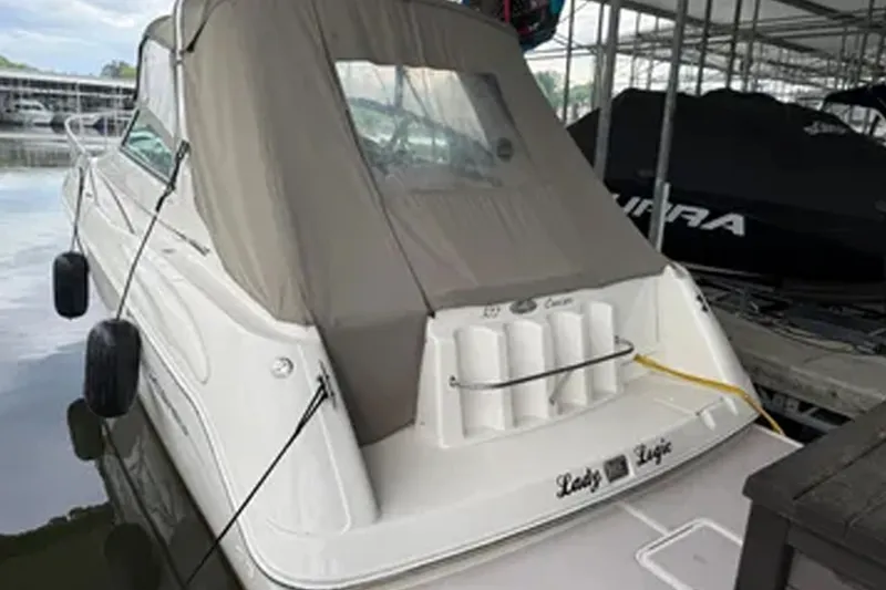 Slide: The Image of Monterey 322 Cruiser 2001 - 3