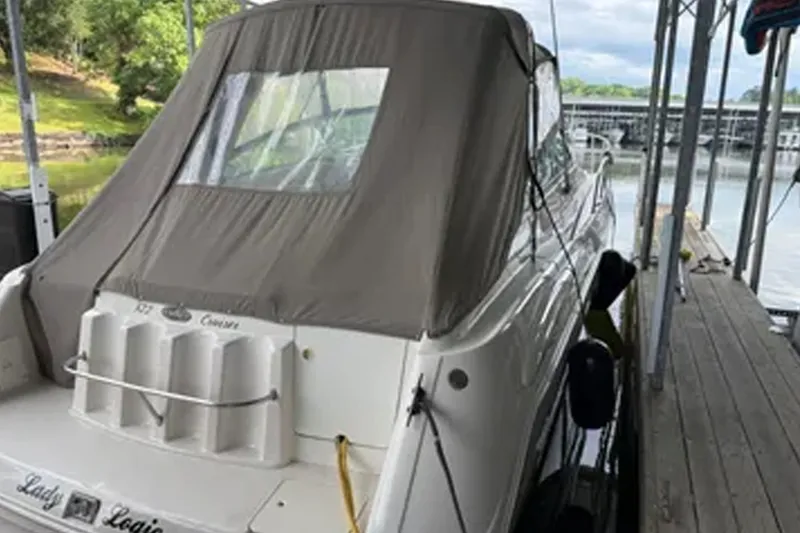 Slide: The Image of Monterey 322 Cruiser 2001 - 4