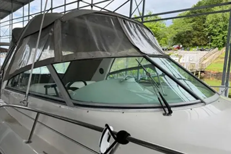 Slide: The Image of Monterey 322 Cruiser 2001 - 6