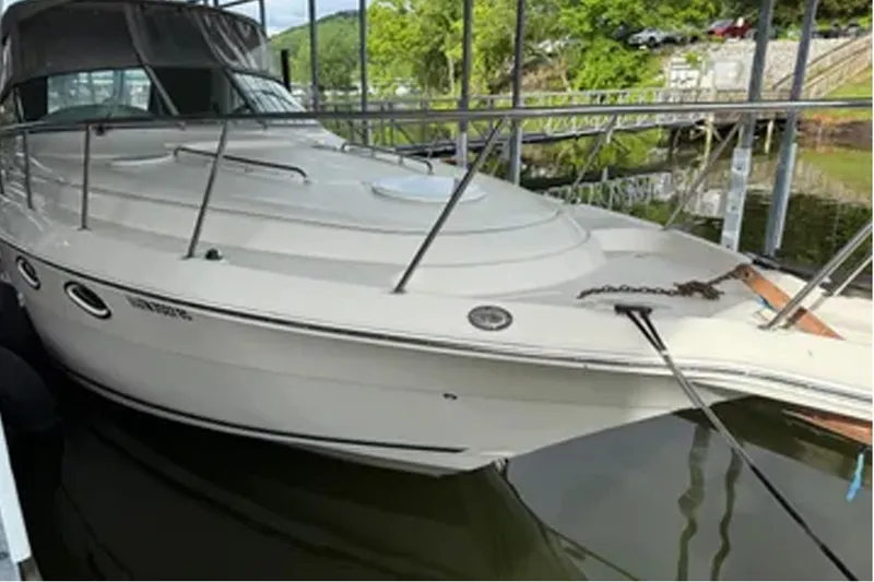 Slide: The Image of Monterey 322 Cruiser 2001 - 7