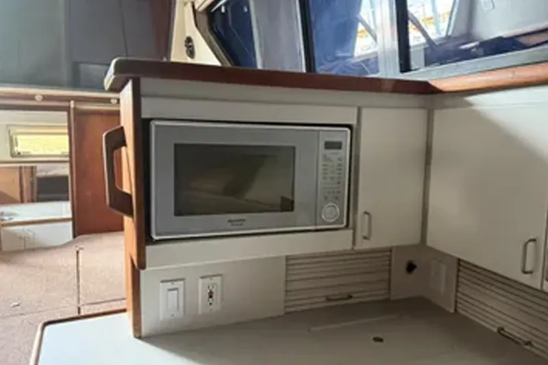 Slide: The Image of Carver Yachts 300 1994 - 28